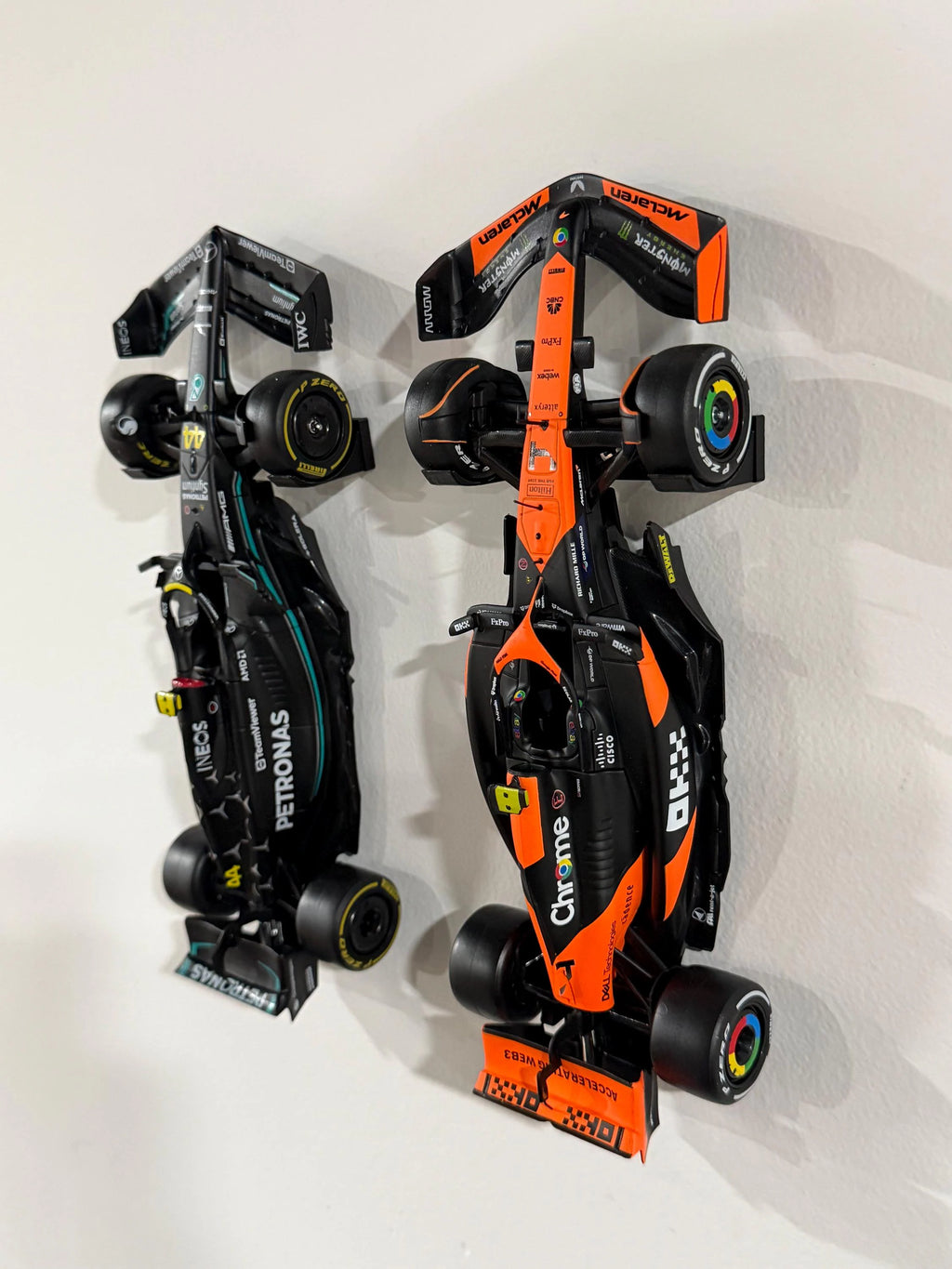 1:24 Scale Car Wall Mount With Screws F1 Diecast
