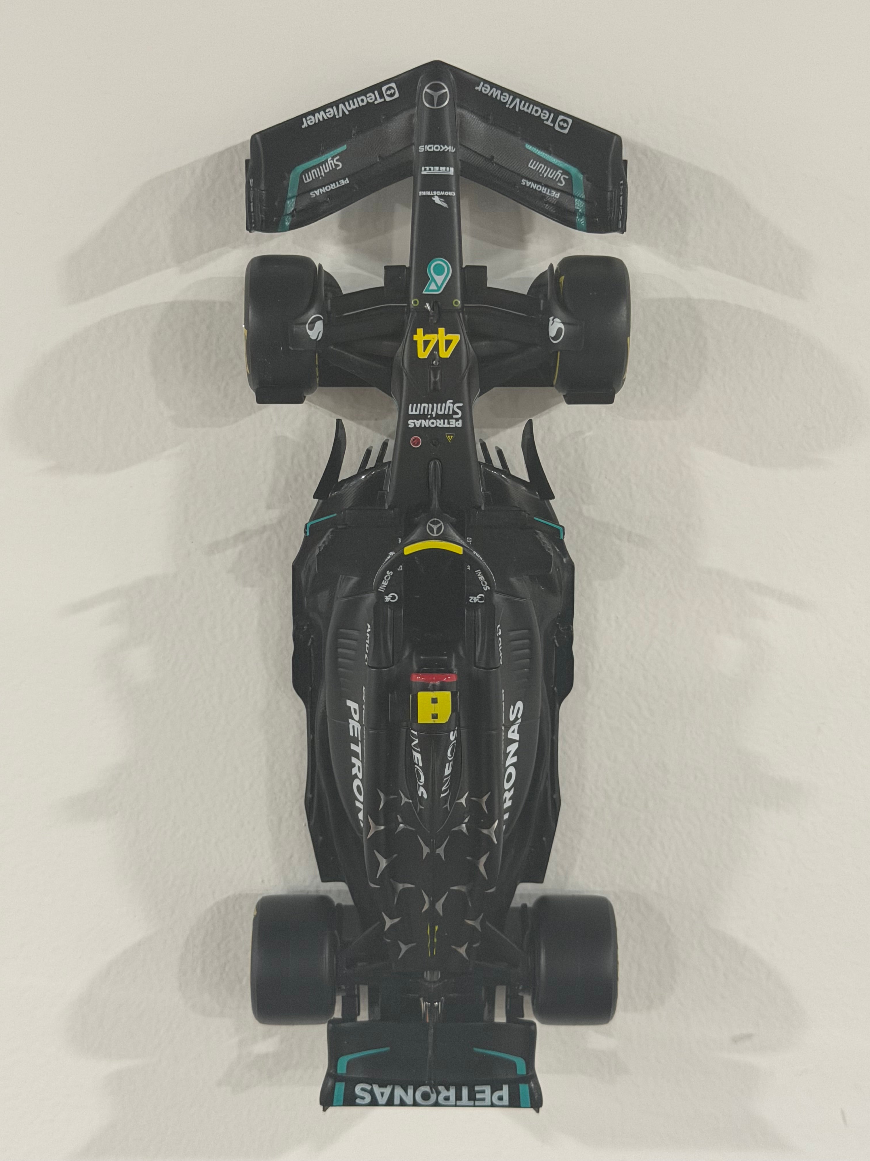 1:24 Scale Car Wall Mount With Screws F1 Diecast