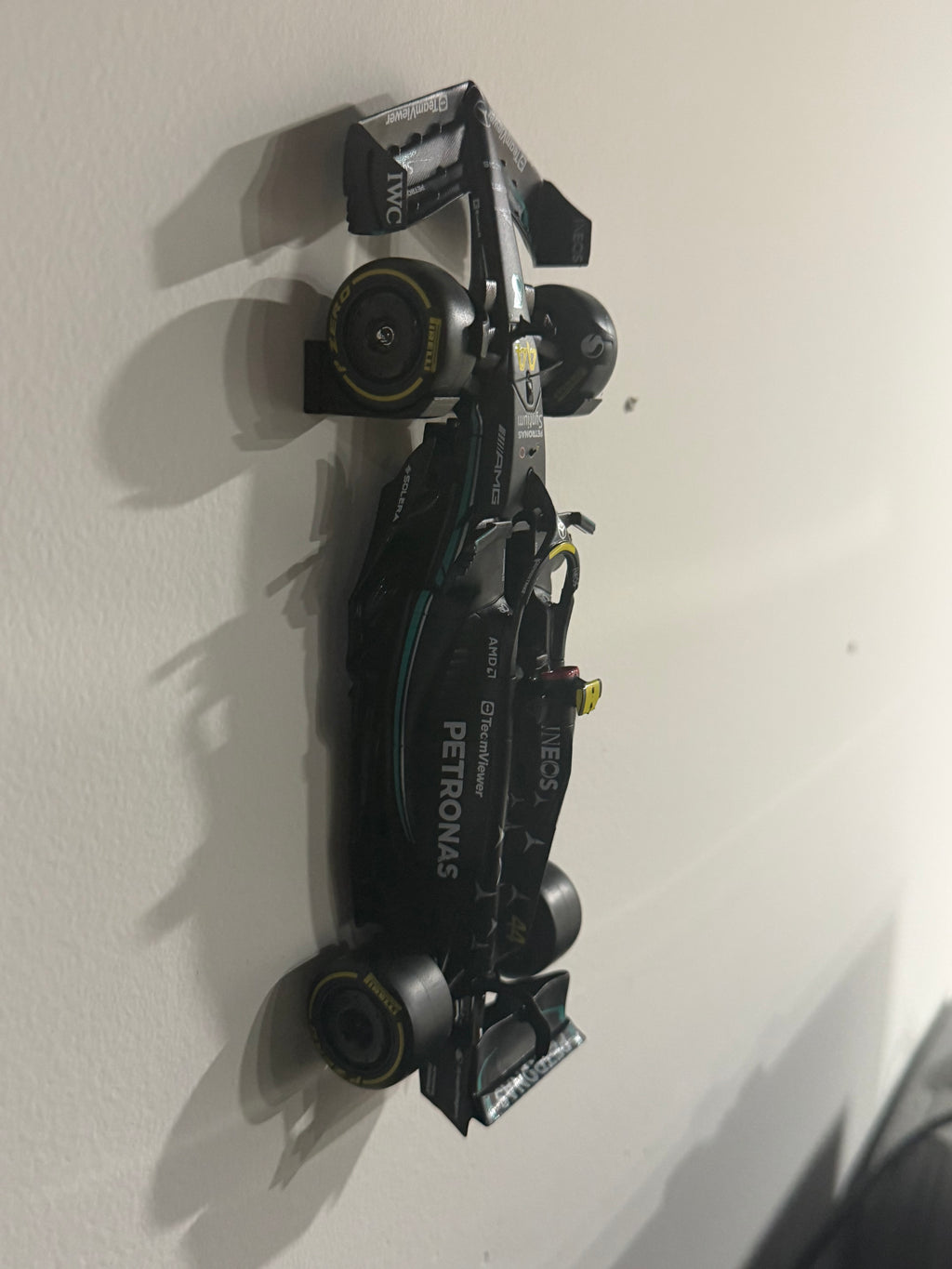 1:24 Scale Car Wall Mount With Screws F1 Diecast