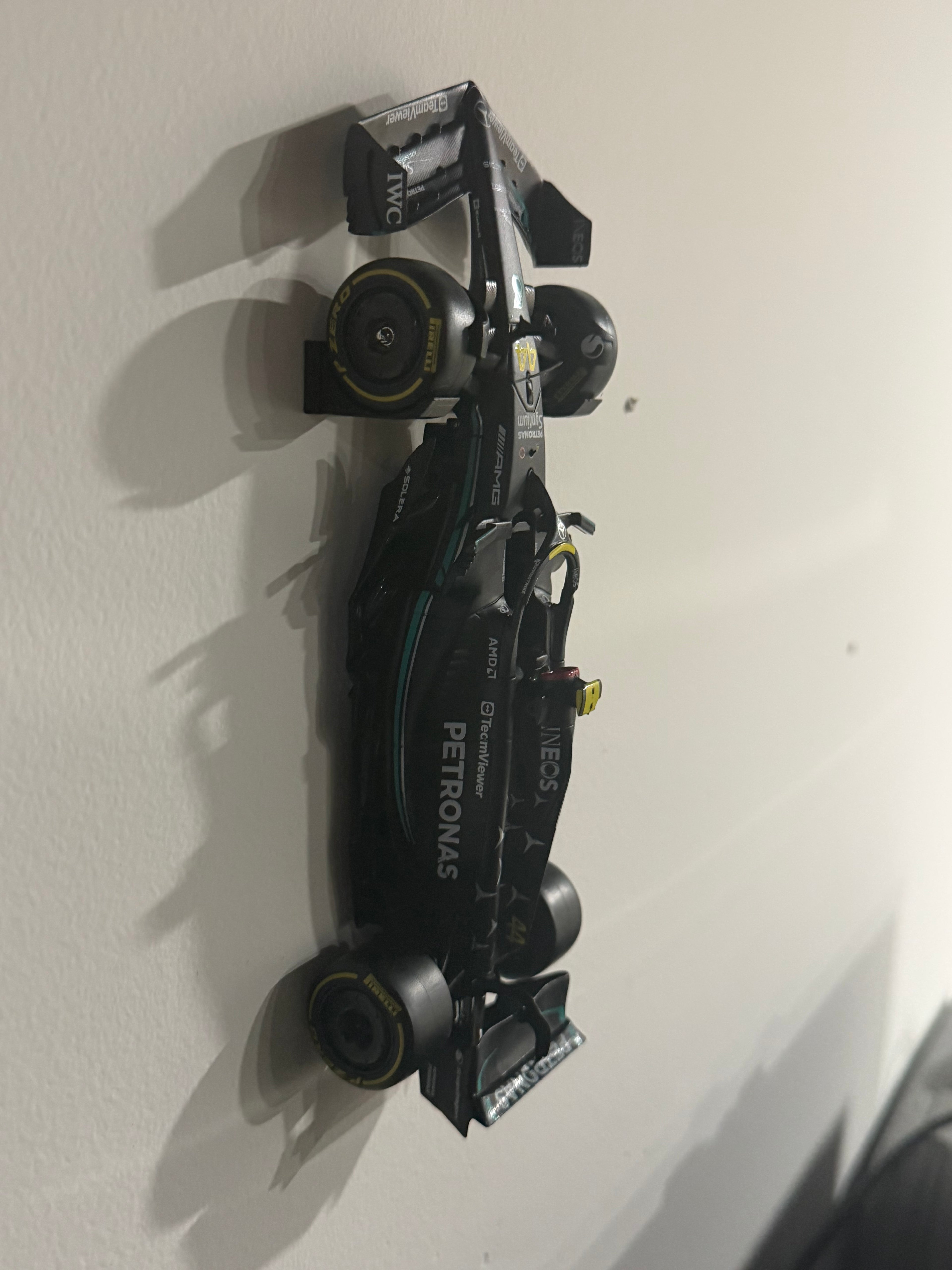 1:24 Scale Car Wall Mount With Screws F1 Diecast