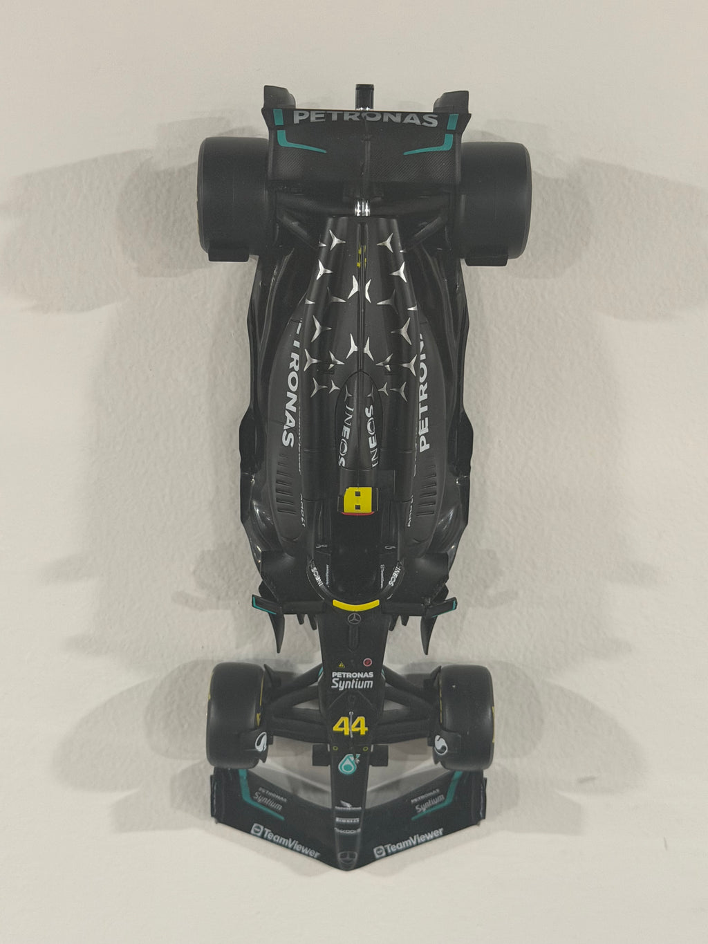 1:24 Scale Car Wall Mount With Screws F1 Diecast